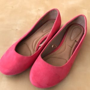 Pink flats